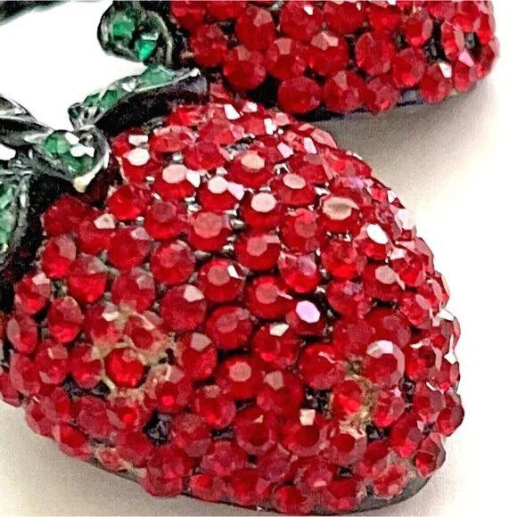 Weiss Strawberry Lapel Brooch Pin Vintage - Picture 10 of 12